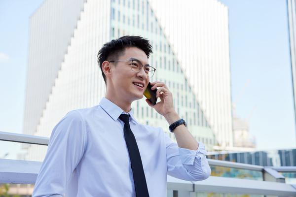 车贷逾期风险及后果：平安车抵贷逾期会打电话给家人吗？ 图1
