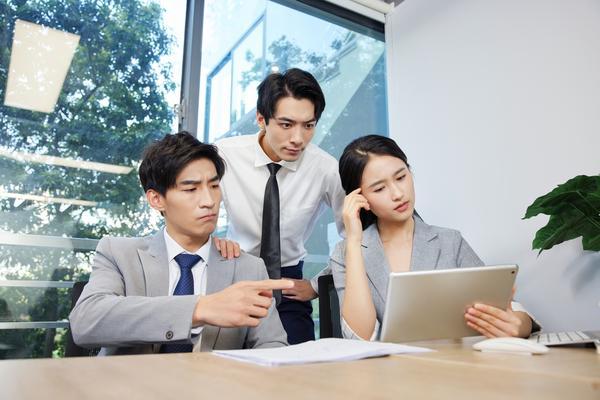 佛山新办公室装修公司排名|办公室设计与装修服务的综合评估 图1