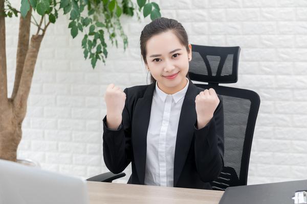 如何寻找免费贷款律师咨询：项目融资中的法律支持与风险防范 图2