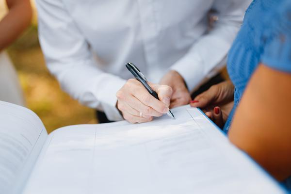 眼镜片上市企业的项目融资策略与分析 图1