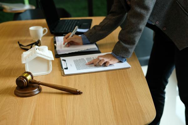 离婚协议书中的房屋抵押贷款问题：项目融资领域的法律与实践 图1