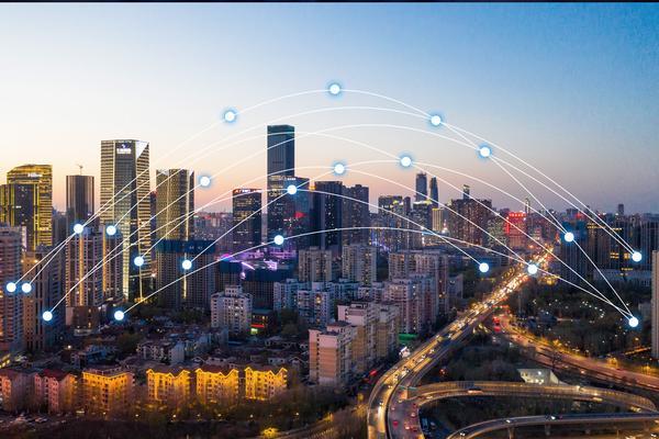 商场新年狂欢季：辞旧迎新，优惠翻倍图1