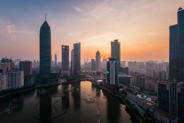 企业转型升级与项目融资创新|路径规划与发展策略 图1
